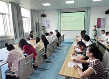 黨委副書記張開(kāi)禮在信息技術(shù)學(xué)院講黨課
