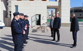 王宏帶隊開展春節前校園安全檢查 看望慰問一線在崗員工